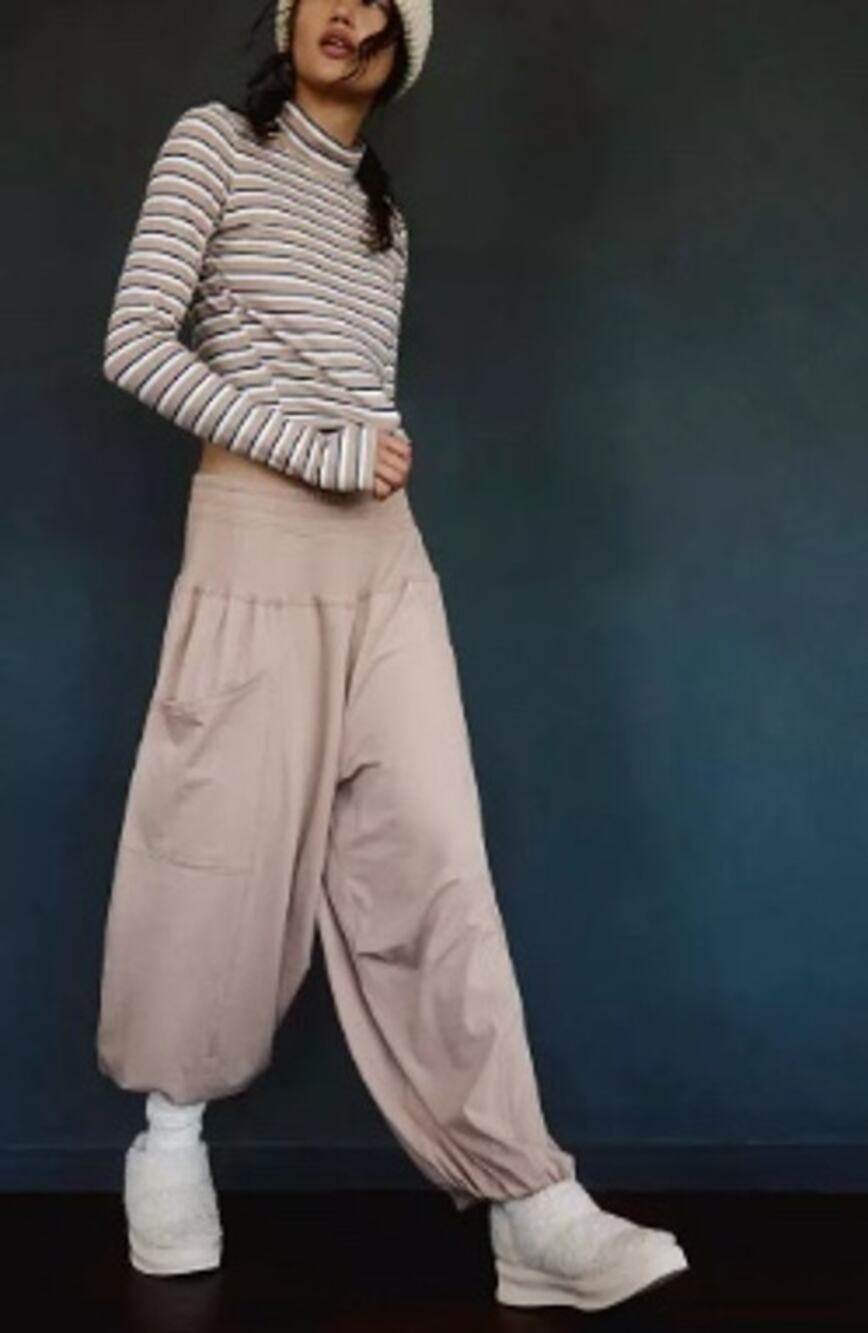 136 NWT FP Movement Women's Up In The Air 2-Piece Set | Sand/Navy | M